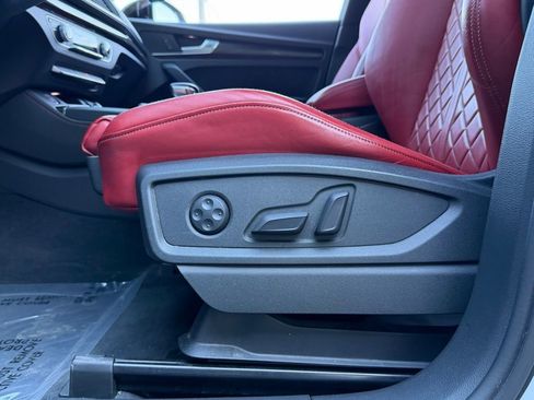 Used 2020 Audi SQ5 Premium Plus w/ Premium Plus Package image 27