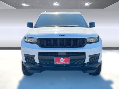 New 2025 Jeep Grand Cherokee L Altitude image 4
