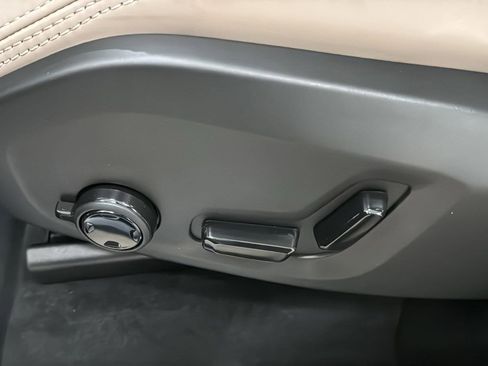 New 2026 Volvo XC90 T8 Ultra w/ Protection Package Premier image 24