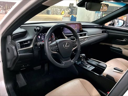 Used 2020 Lexus ES 350 w/ Premium Package image 15
