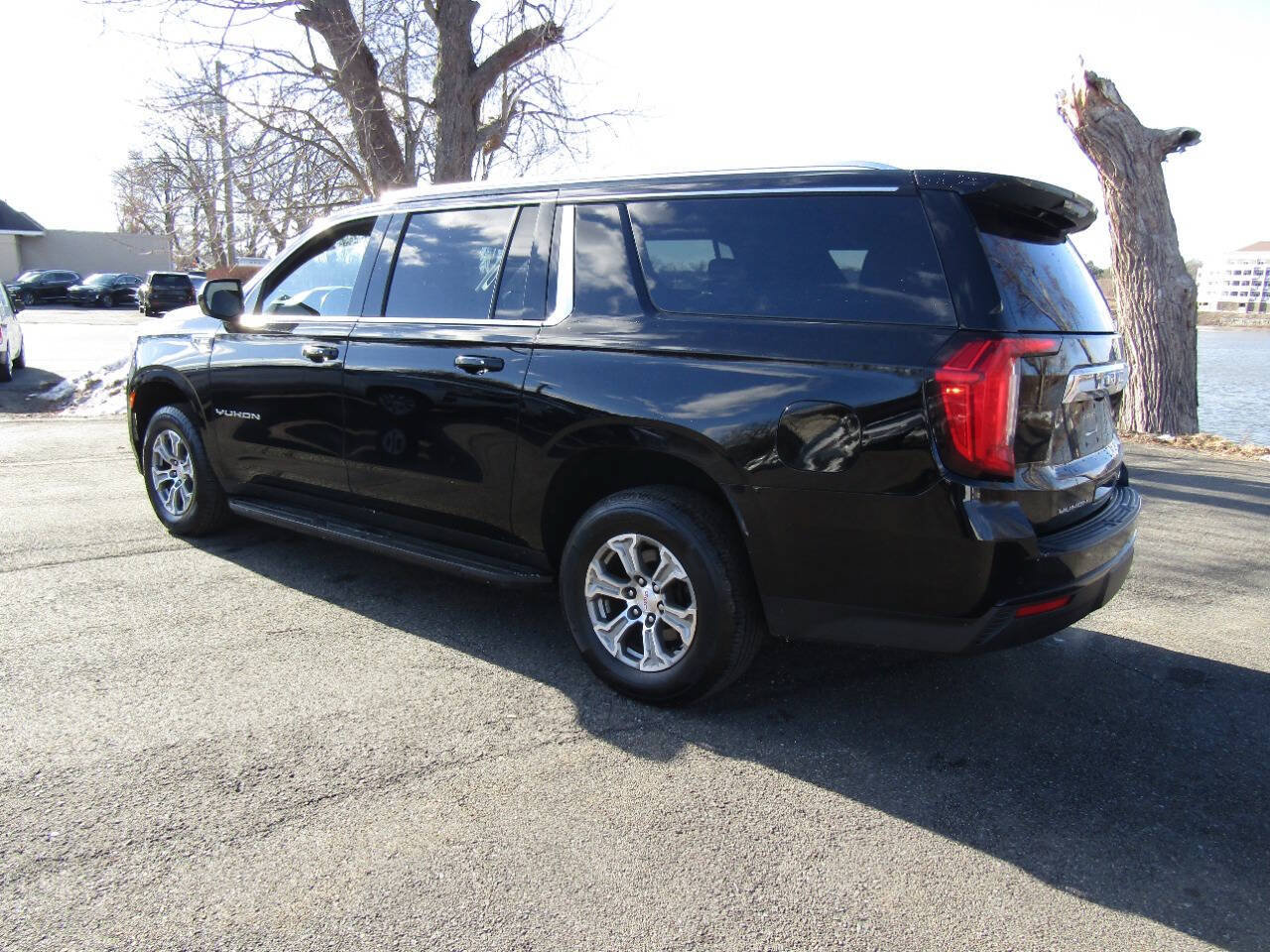 Used 2022 GMC Yukon XL SLE AWD/4WD image 43