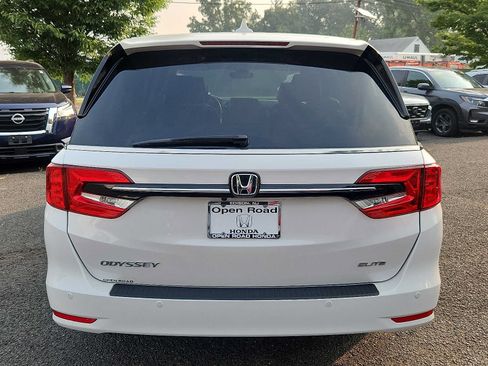 Used 2023 Honda Odyssey Elite image 5