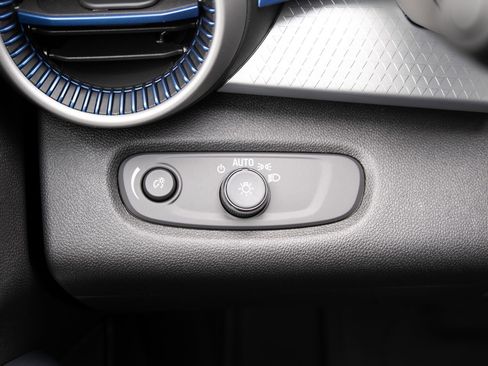 New 2026 Chevrolet Trax LS w/ LS Convenience Package FWD image 10