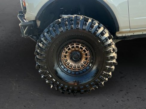 Used 2025 Ford Bronco Outer Banks AWD/4WD image 13