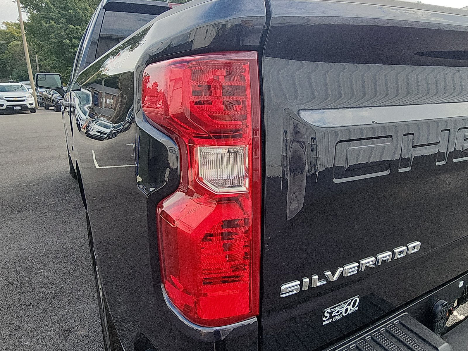 Used 2024 Chevrolet Silverado 1500 LT AWD/4WD image 13