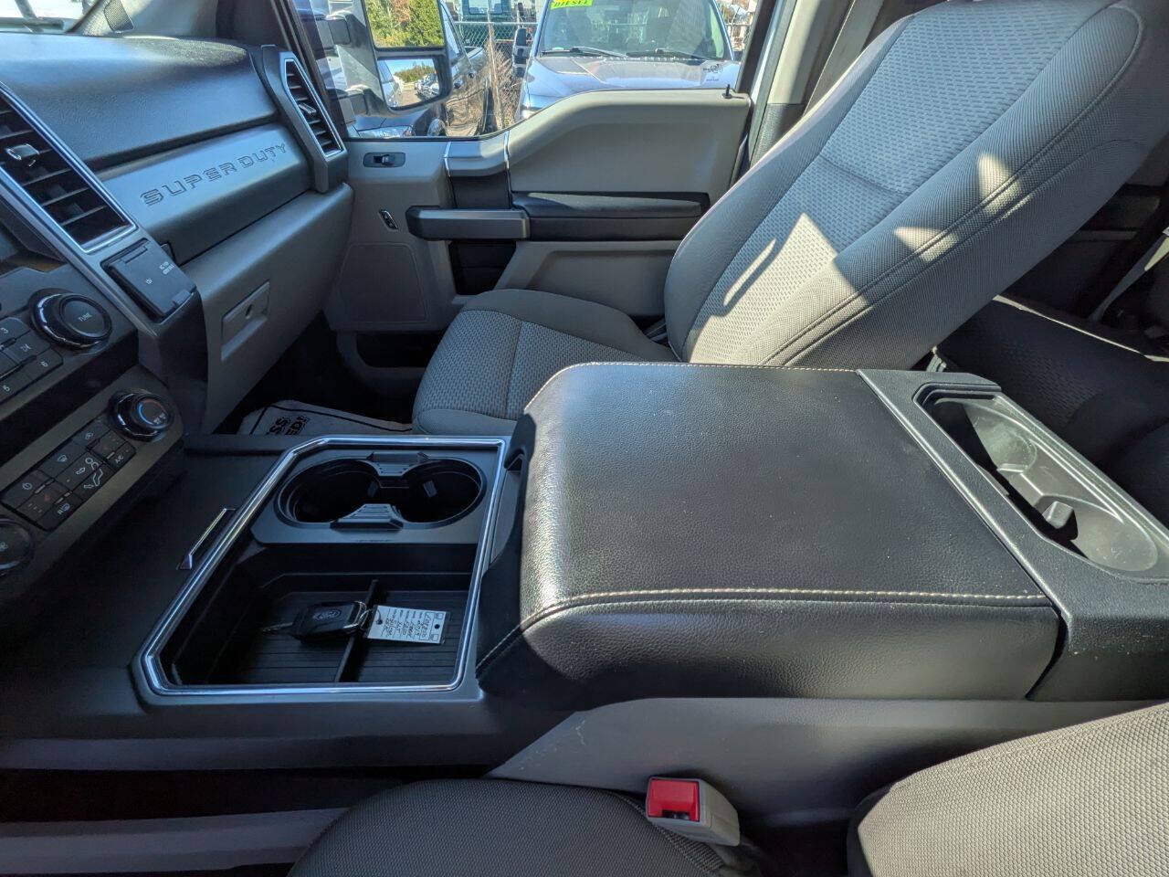 Used 2019 Ford F250 XLT w/ XLT Premium Package AWD/4WD image 18