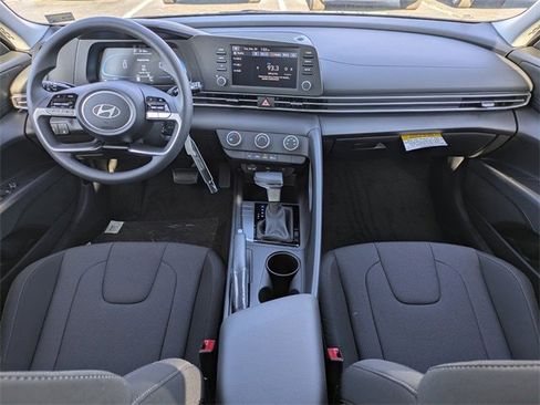 New 2026 Hyundai Elantra SE image 14