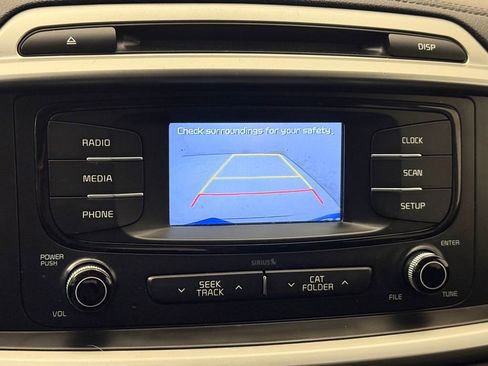 Used 2016 Kia Sorento LX image 21