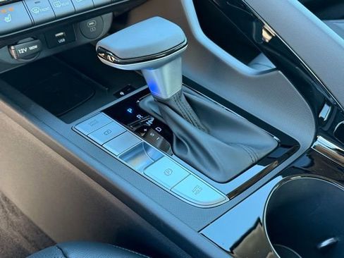 New 2026 Hyundai Elantra Limited FWD image 19