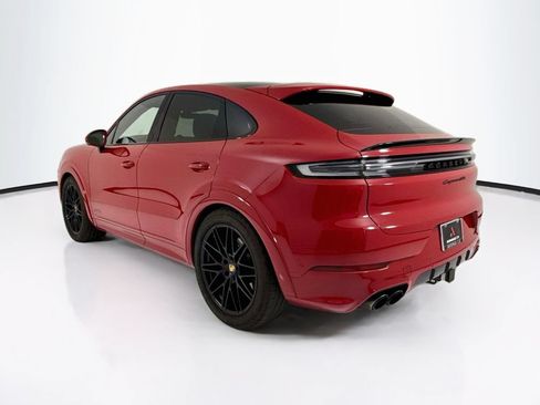 Certified 2025 Porsche Cayenne GTS AWD/4WD image 3