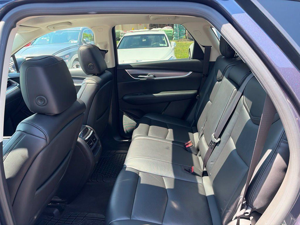 Used 2018 Cadillac XT5 Premium Luxury AWD/4WD image 19