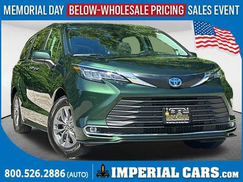 Used 2023 Toyota Sienna XLE w/ XLE Plus Package AWD/4WD image 1