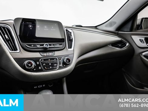Used 2021 Chevrolet Malibu LT FWD image 35
