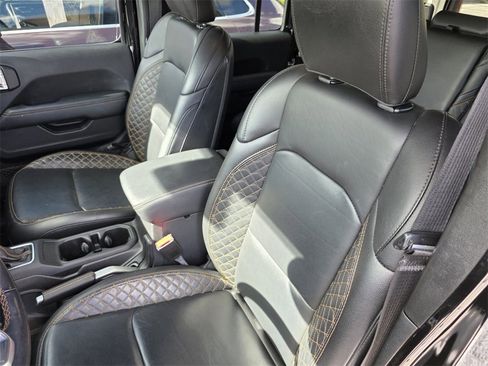 Used 2021 Jeep Wrangler Unlimited Sahara image 11