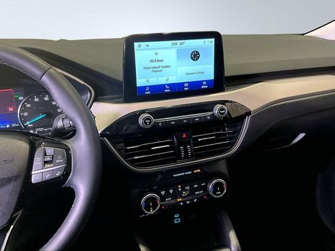 Used 2022 Ford Escape SEL image 9