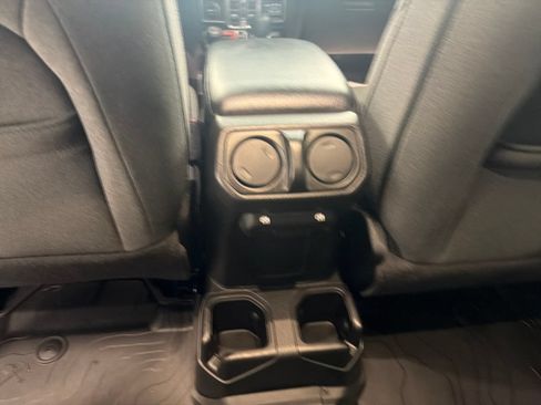 Used 2024 Jeep Gladiator Sport AWD/4WD image 15