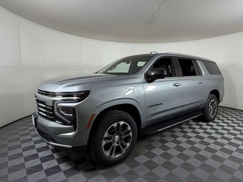 New 2026 Chevrolet Suburban LT RWD image 2