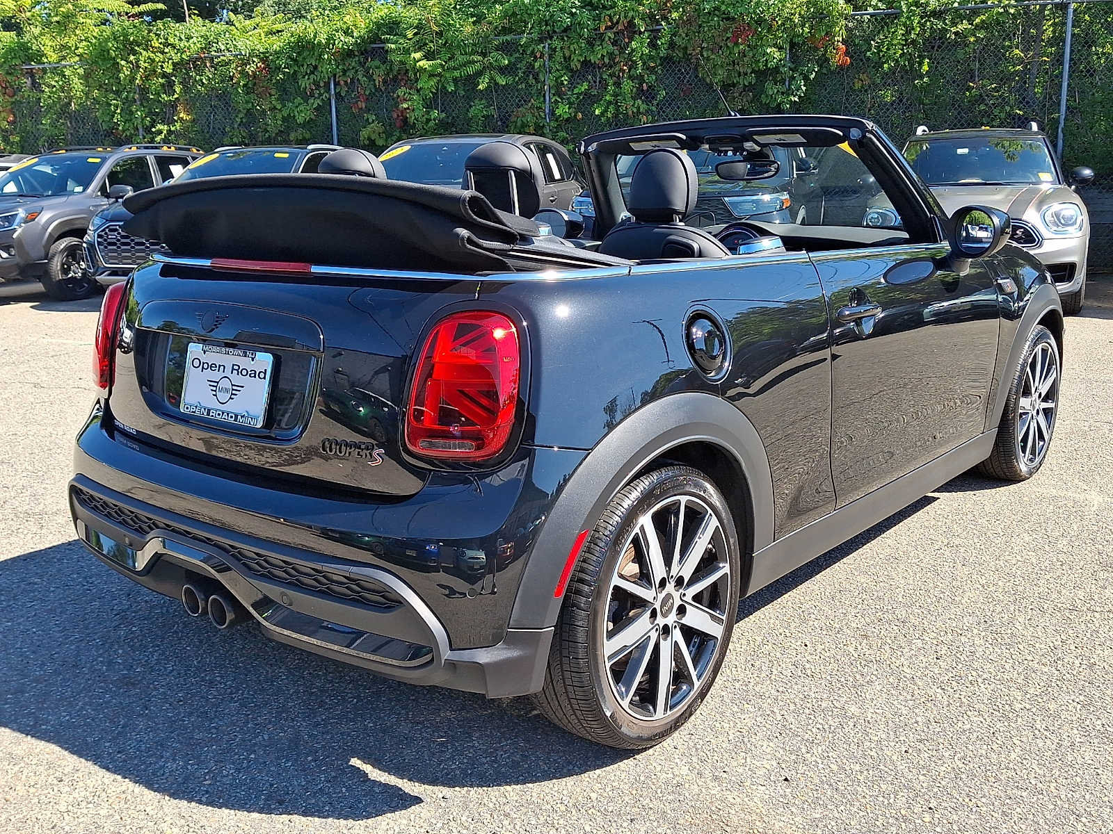 Used 2024 MINI Cooper S FWD image 6