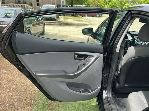 Used 2012 Hyundai Elantra Limited FWD image 19