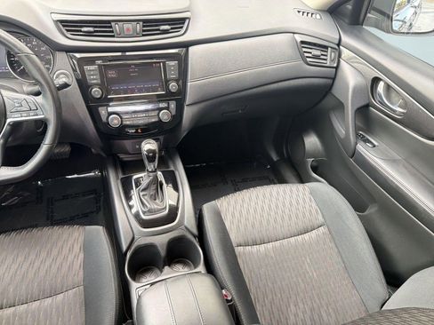 Used 2018 Nissan Rogue SV FWD image 27