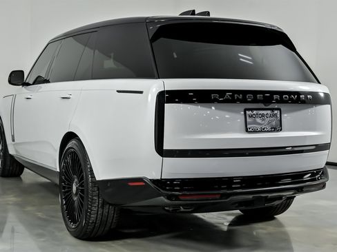 Used 2024 Land Rover Range Rover Long Wheelbase Autobiography image 10