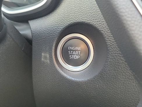 Used 2023 Toyota Corolla Cross XLE AWD/4WD image 31