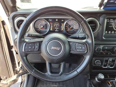 Used 2021 Jeep Gladiator Sport AWD/4WD image 25