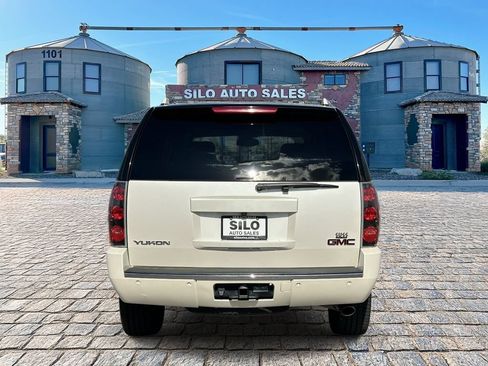 Used 2014 GMC Yukon Denali AWD/4WD image 4