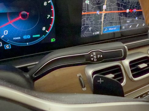 Used 2021 Mercedes-Benz GLE 450 4MATIC image 19