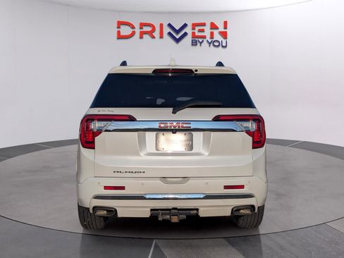 Used 2022 GMC Acadia Denali image 4