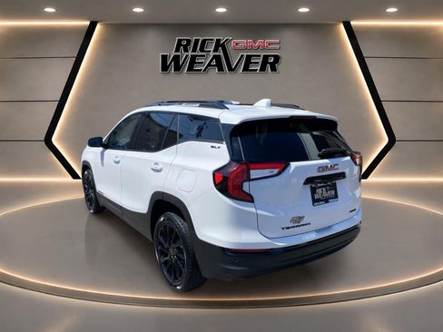 Used 2023 GMC Terrain SLT w/ Tech Package AWD/4WD image 4