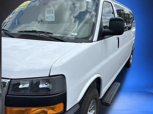 Used 2024 GMC Savana 3500 LT w/ LT Preferred Equipment Group RWD image 2