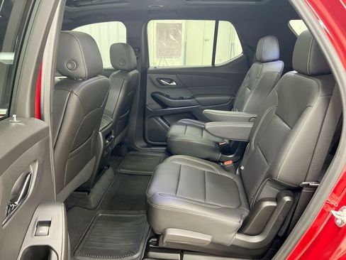 Used 2023 Chevrolet Traverse LT w/ LT Premium Package AWD/4WD image 24