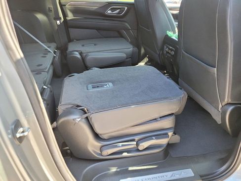 Used 2023 Chevrolet Suburban High Country AWD/4WD image 11