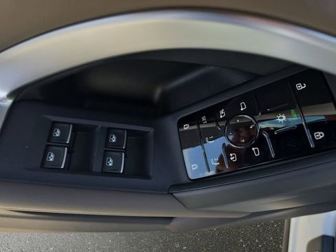 Used 2025 Audi Q5 Premium w/ Convenience Package AWD/4WD image 31