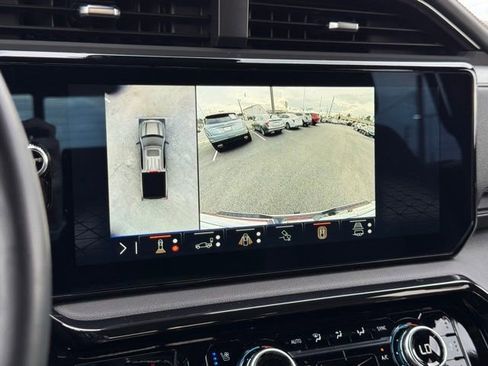 Used 2024 GMC Sierra 1500 AT4 w/ AT4 Premium Package image 35