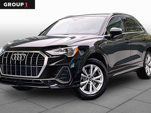 Used 2021 Audi Q3 2.0T Premium w/ Convenience Package AWD/4WD image 1