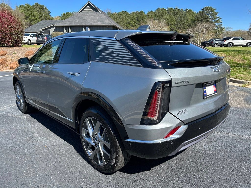 Used 2025 Cadillac Optiq Luxury 1 AWD/4WD image 23