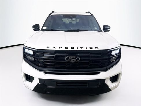 Used 2025 Ford Expedition Max Platinum w/ Stealth Performance Package AWD/4WD image 11