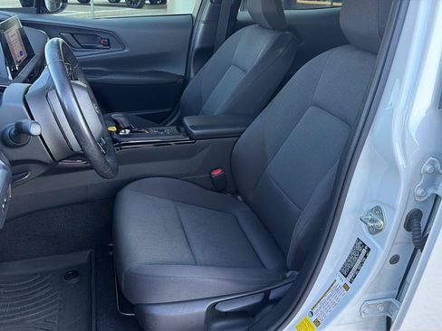 Used 2024 Toyota Prius LE FWD image 11