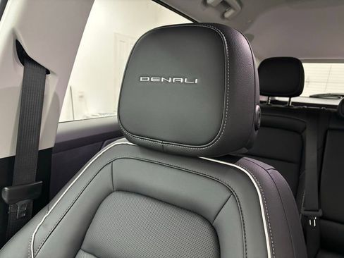 New 2026 GMC Terrain Denali w/ LPO, Floor Liner Package image 33