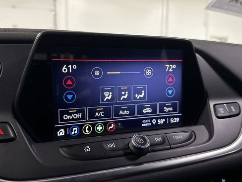 Used 2021 Chevrolet Blazer LT FWD image 16