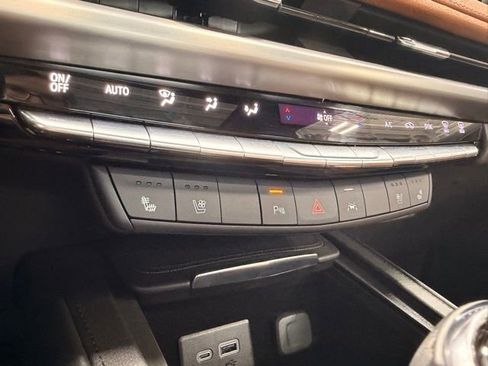 Used 2025 Cadillac XT4 Sport AWD/4WD image 33