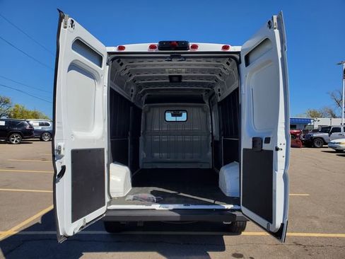 Used 2025 RAM ProMaster 2500 w/ Convenience Group FWD image 20