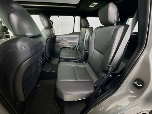 Used 2024 Lexus GX 550 w/ Accessory Package (2T) AWD/4WD image 26