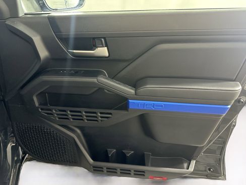 Used 2025 Toyota Tacoma TRD Off-Road image 30