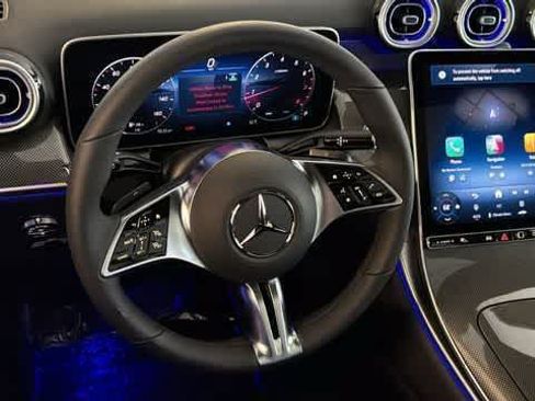 Used 2025 Mercedes-Benz GLC 300 4MATIC image 24