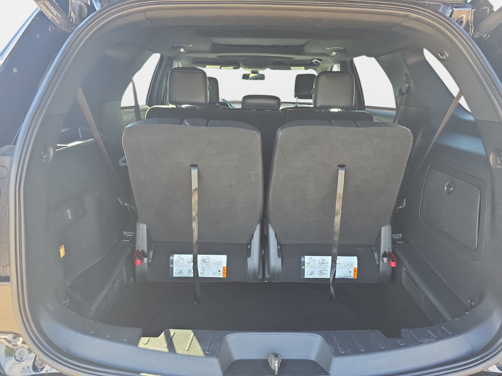 Used 2019 Ford Explorer XLT w/ Equipment Group 202A FWD image 12