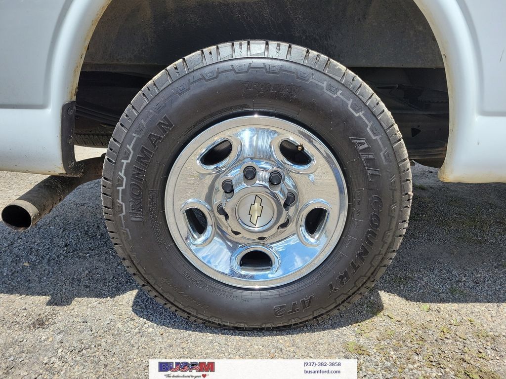 Used 2020 Chevrolet Express 2500 w/ Communications Package RWD image 6