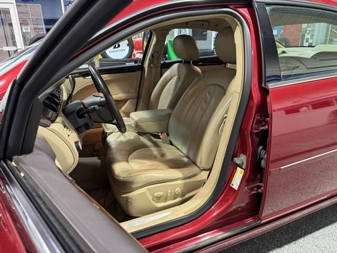 Used 2011 Buick Lucerne CXL image 21